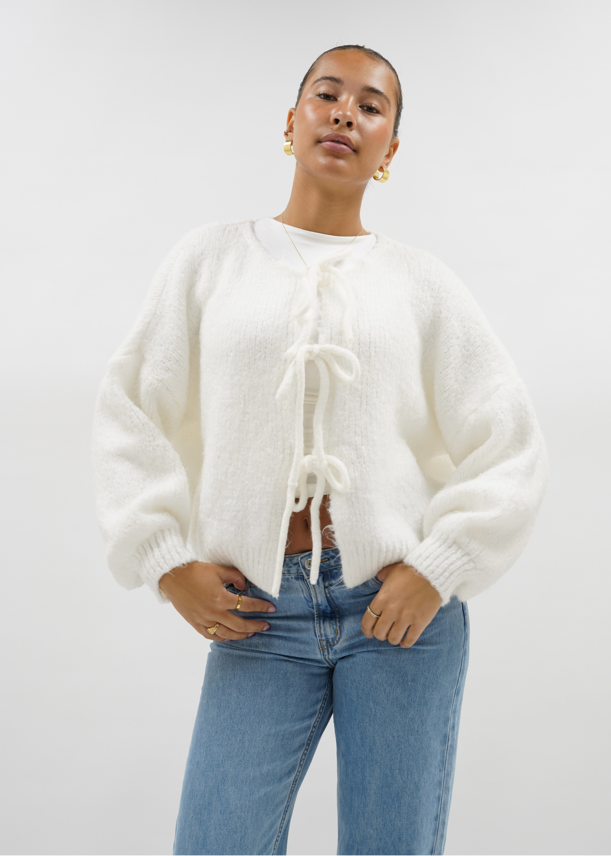 Knitted bow sweater off-white (tall)