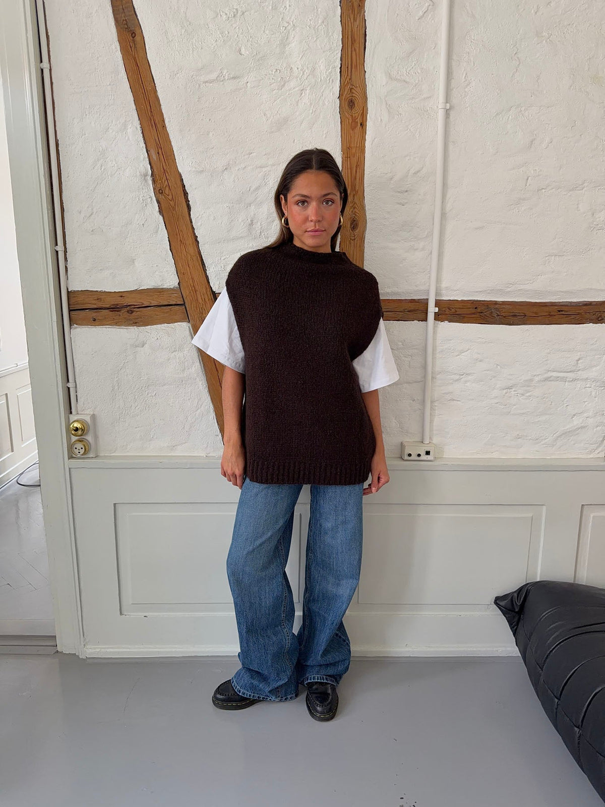 Kahula knitted vest with t-shirt - Brown/white